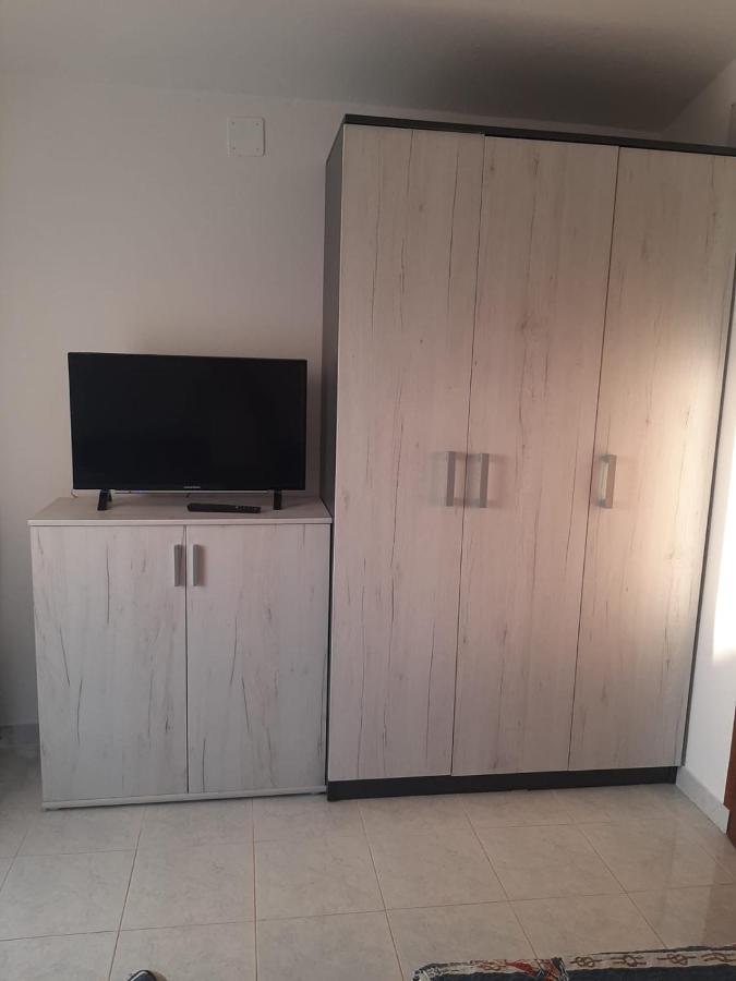 H&F Apartmani Vir Buitenkant foto